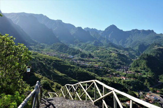 MADEIRA – OSTROVNÍ RÁJ S TURISTIKOU