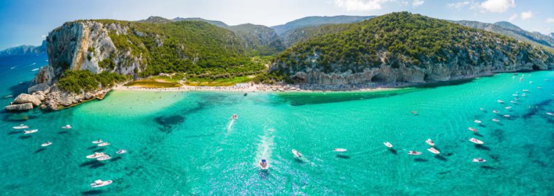 Turistika divokou Sardinií