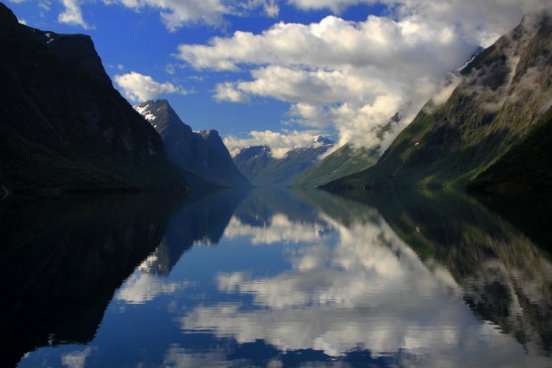 KLENOTY NORSKA A ISLANDU