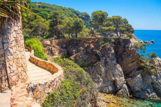 Pěšky po pirátských stezkách na Costa Brava