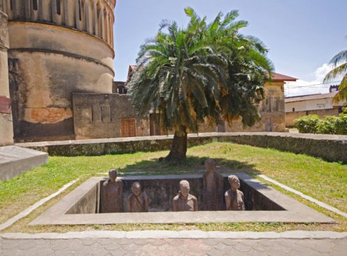 Safari v Tanzanii a exotický Zanzibar