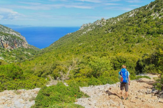 Turistika divokou Sardinií