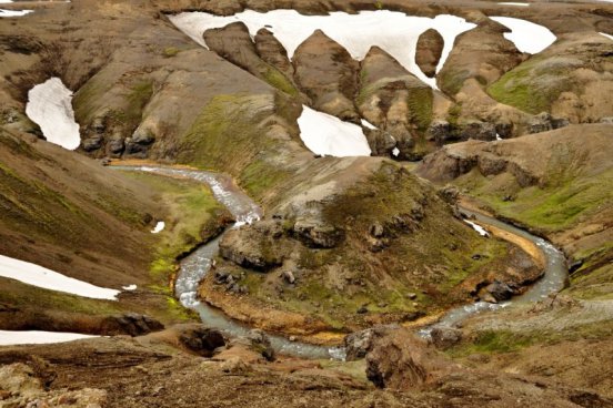 TURISTIKA BAREVNOU ISLANDSKOU KRAJINOU