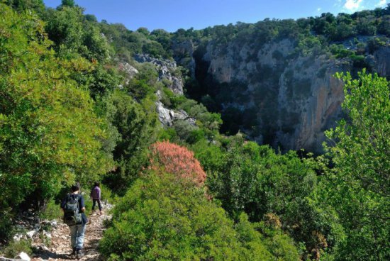 Turistika divokou Sardinií