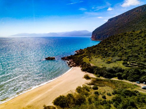 Turistika divokou Sardinií