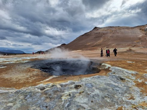 TURISTIKA BAREVNOU ISLANDSKOU KRAJINOU