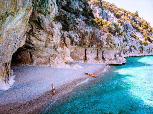 Turistika divokou Sardinií